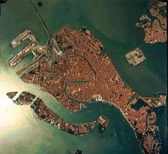 Venedig ist ein Stck Gold im Moeglichkeitenmehr. - Wie/Wenn eine Insel ein Stck Land im Meer.