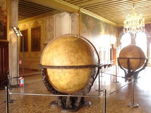 Zum Globensaal der Sphren im Palazzo der Mglichkeiten