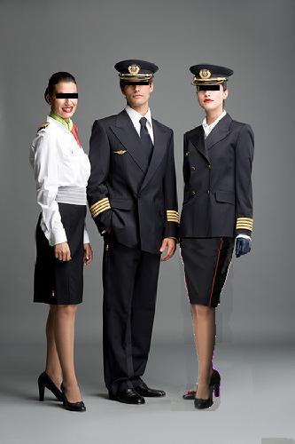 Flugzeugfher und zwei Kolleginnen - nicht allein Geschlecht oder Status beeinflussen bereits die sogenannte bis gar messbare 'Augenhhe'